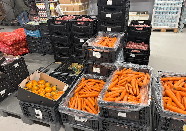 Hvert år kastes om lag 173 000 tonn spiselig mat i Norge Hvert år kastes om lag 173 000 tonn spiselig mat i Norge